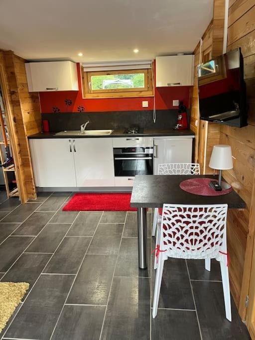 Chalet 2 Personnes Avec Jacuzzi Et Piscine Saisonniere Partagee Corcieux المظهر الخارجي الصورة
