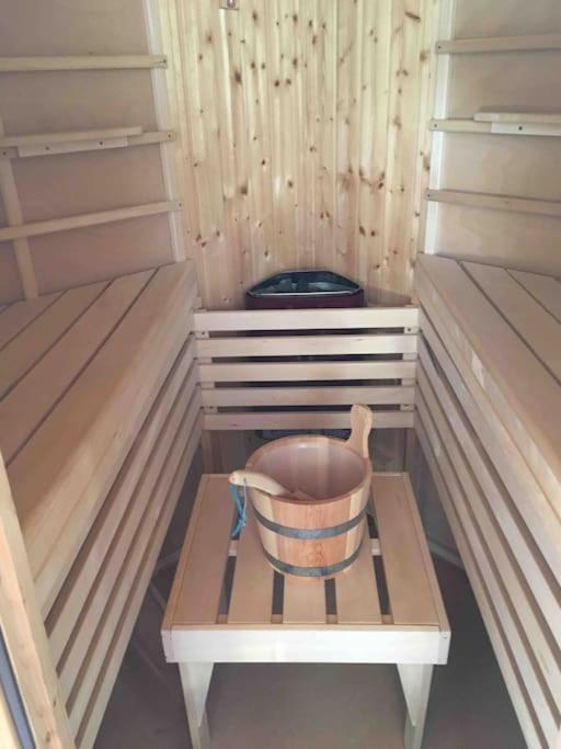 Chalet 2 Personnes Avec Jacuzzi Et Piscine Saisonniere Partagee Corcieux المظهر الخارجي الصورة