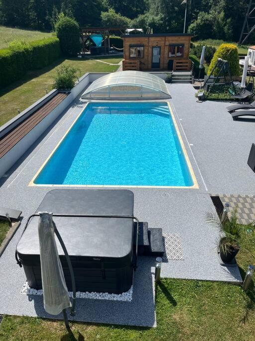 Chalet 2 Personnes Avec Jacuzzi Et Piscine Saisonniere Partagee Corcieux المظهر الخارجي الصورة