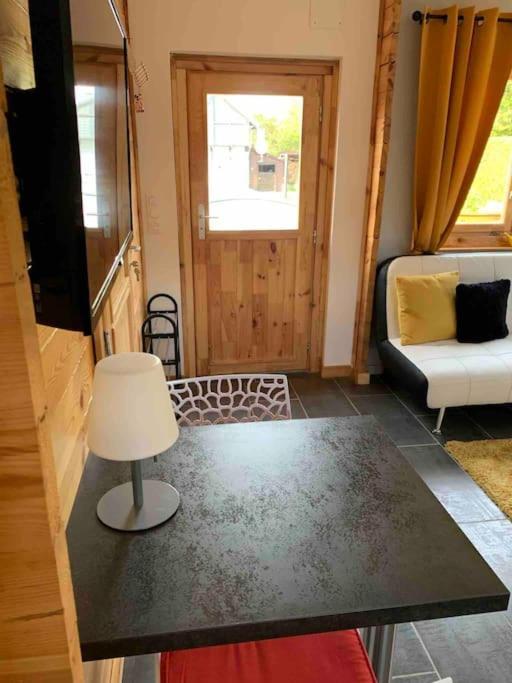 Chalet 2 Personnes Avec Jacuzzi Et Piscine Saisonniere Partagee Corcieux المظهر الخارجي الصورة