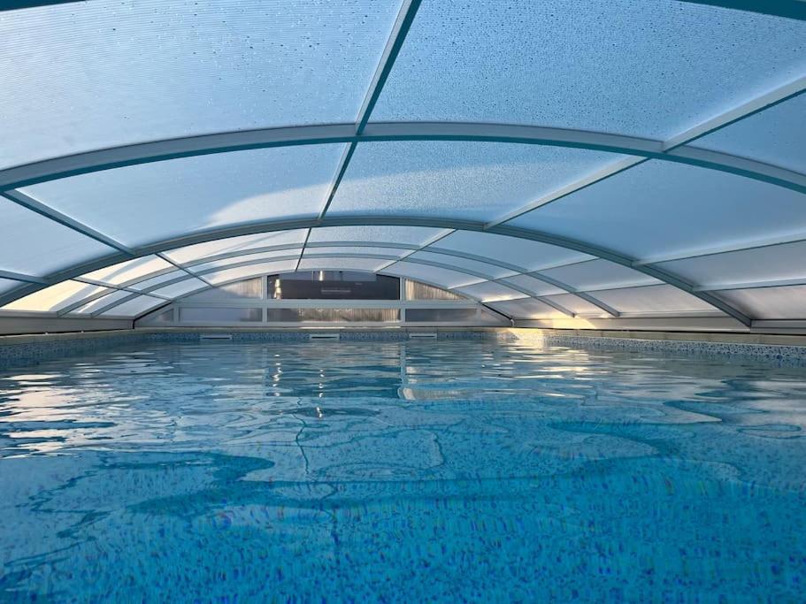Chalet 2 Personnes Avec Jacuzzi Et Piscine Saisonniere Partagee Corcieux المظهر الخارجي الصورة